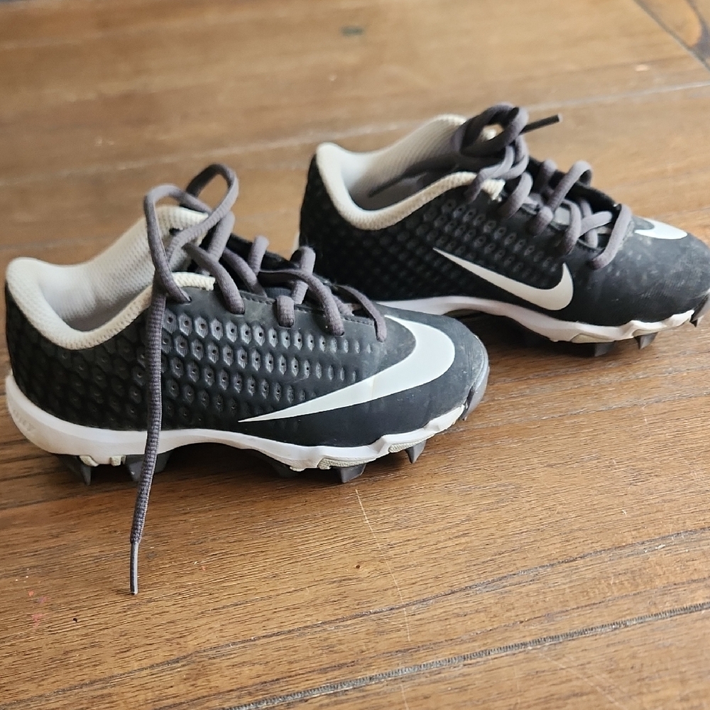 Nike Kids Black and White Soccer Cleats